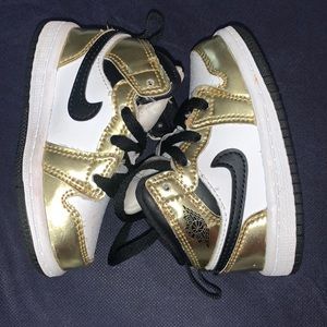 Jordan 1s Metallic Gold Black White (TD)  5C